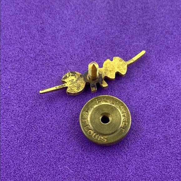 💛 Vintage 10k Gold Filled MAC Logo Pin | Small Collectible Lapel Pin - Picture 2 of 4